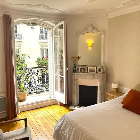 Montmartre // Lovely Flat For ! Апартаменты