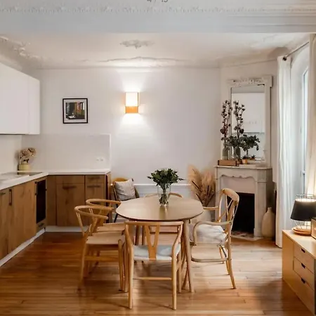 Montmartre // Lovely Flat For ! Апартаменты *